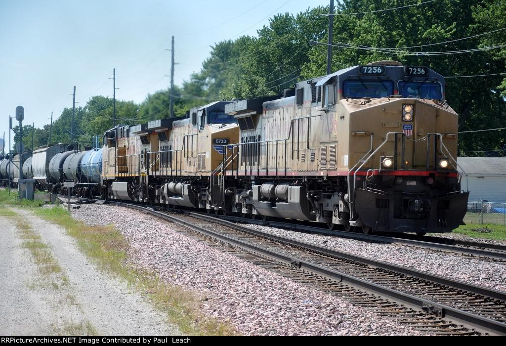 Manifest crosses east on the Spine Line